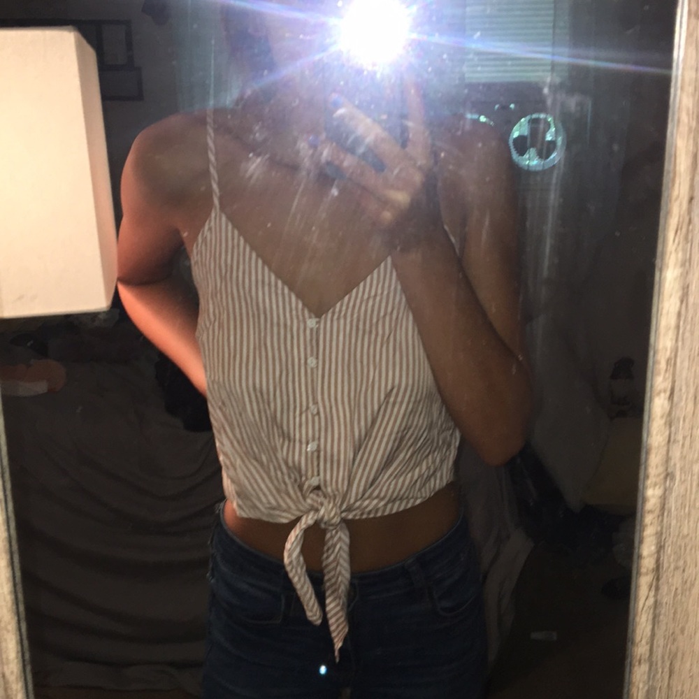 Button Down Crop Top! - Picture 2 of 4